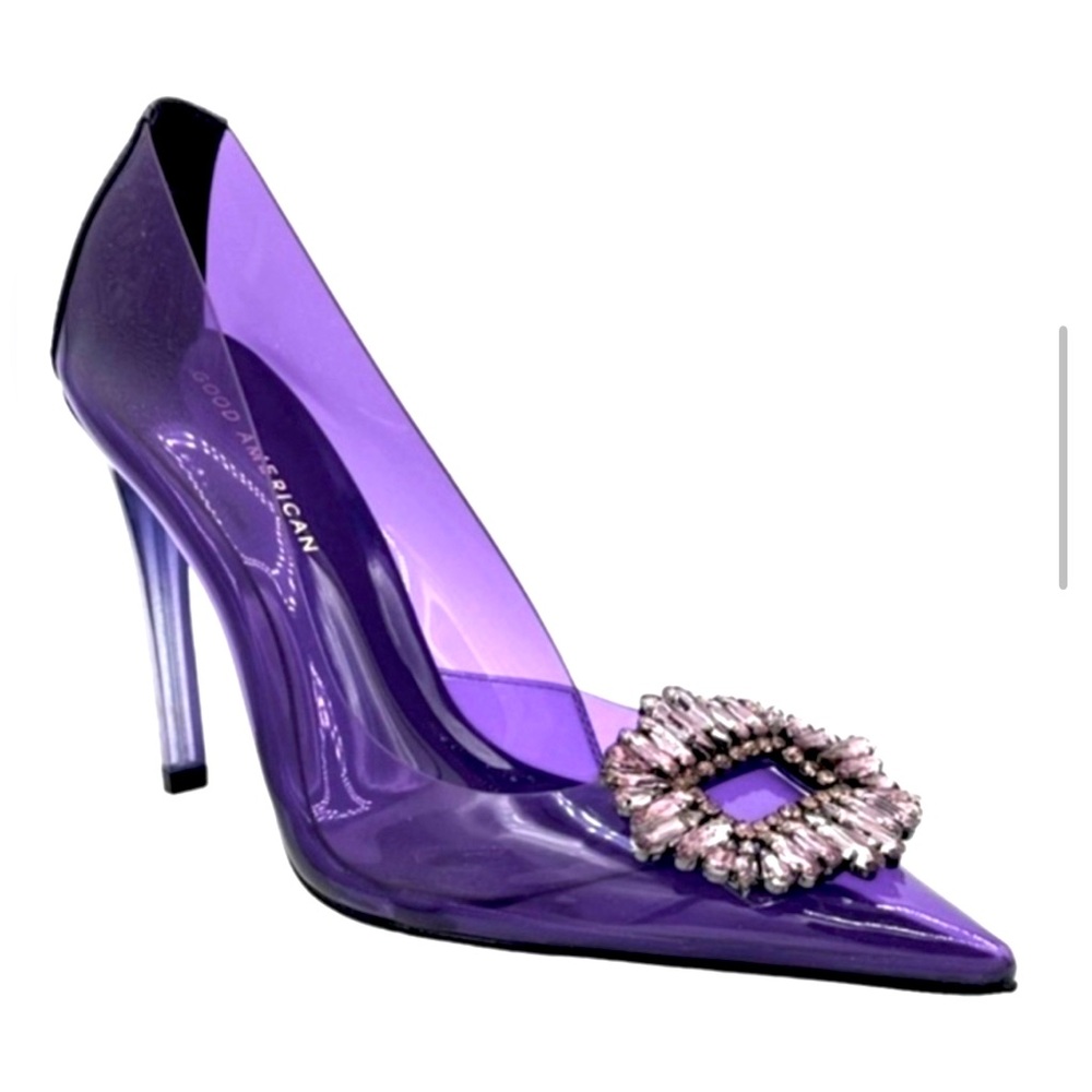 Brand new pair of beautiful shoes. I have the dust cover and box.